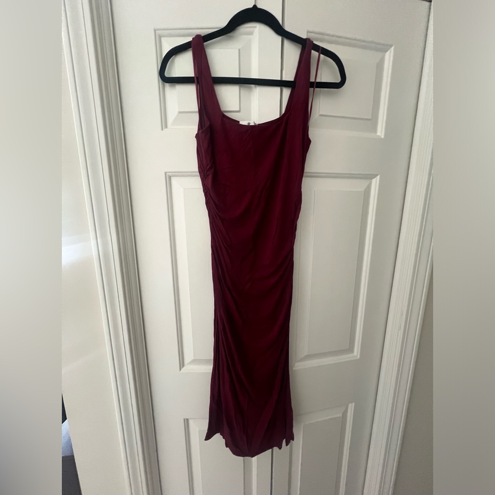 44" lengthsize M
• Square neck & back 
• Partial lined 
• 96% rayon, 4% spandex